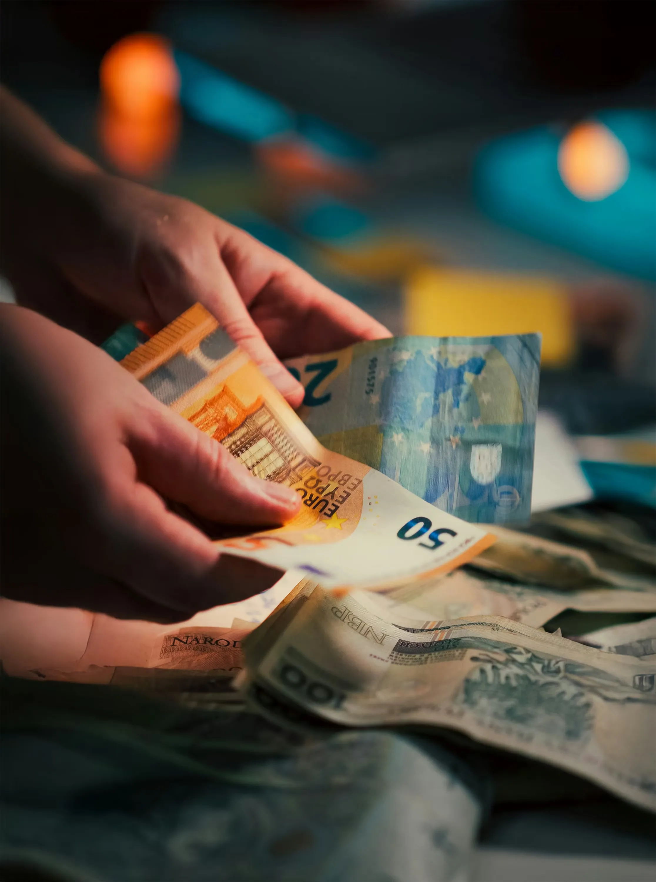 Geldwäsche – Vermögensarrest über 15.000 € aufgehoben